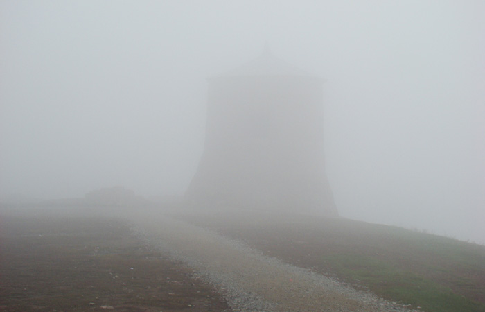 Вот такой это был туман: метров пятьдесят - и далее уже ничего нет. Фото А.Куклина